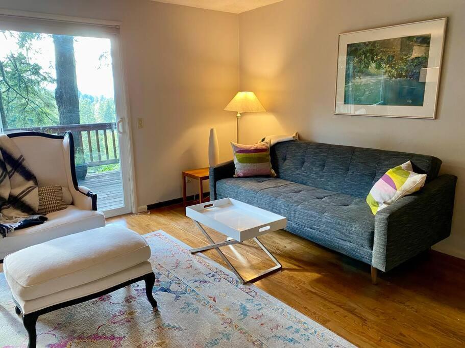 Forest Gallery- Mid-century Modern With Views Holiday home *