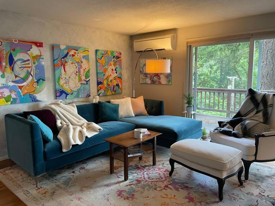Forest Gallery- Mid-century Modern With Views Holiday home *